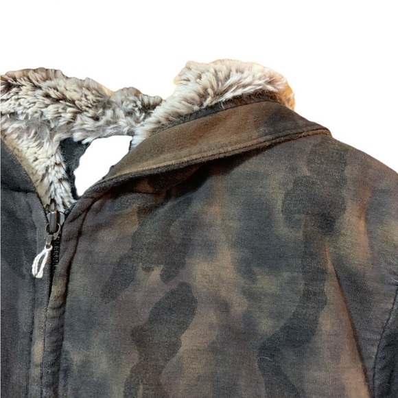 Salvage Brand Men's M Hoodie Jacket Indy Brown
Camo Soft Faux Fur Lining - FLAW - Picture 2 of 9